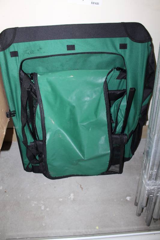 lot 97 image: Collapsible Dog Kennel GreenBlack.