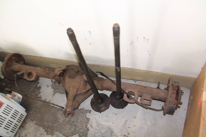 lot 146 image: Miscellaneous Axle wMetal Parts 60.