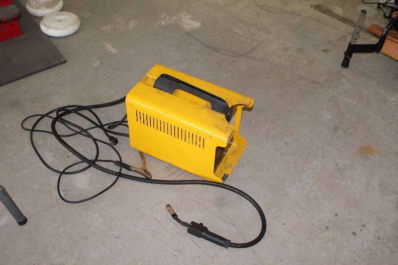 lot 6 image: Multi-Mig Flux Welder wCords Model 90430.