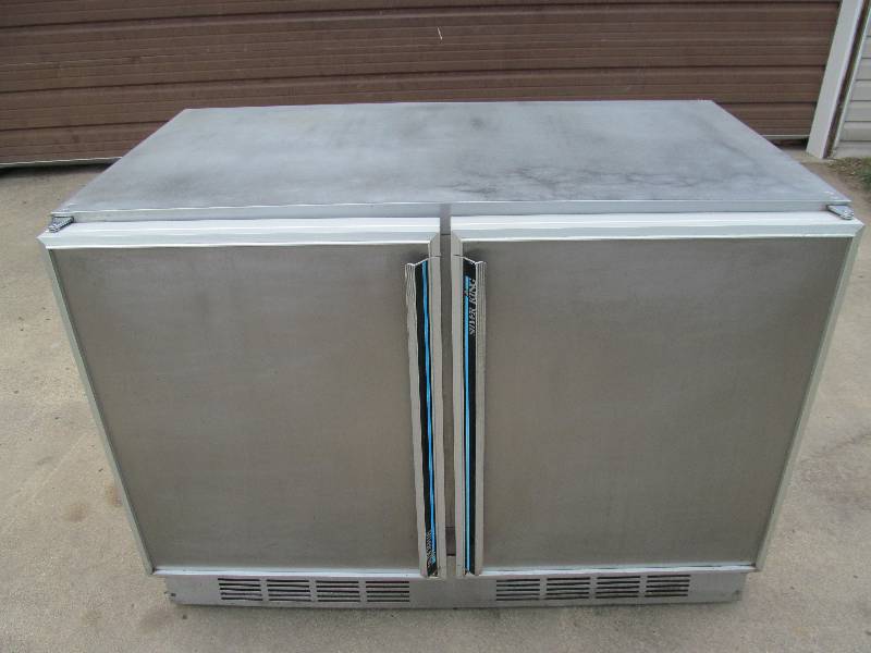 lot 14 image: Silver King Freezer