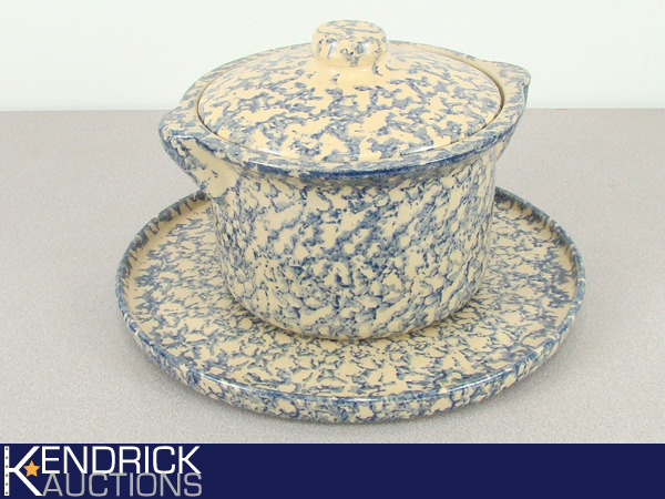 lot 4 image: MINT Condition Vintage Roseville Pottery Blue Spongeware Casserole Dish, and Pizza Pan