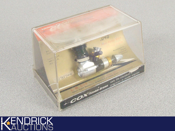 lot 33 image: NOS Vintage Cox Tee Dee .049 Engine