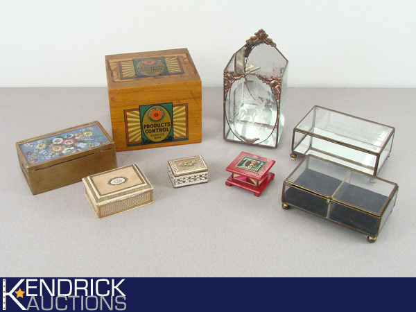 lot 49 image: Lot of 8 Vintage Decorative Boxes