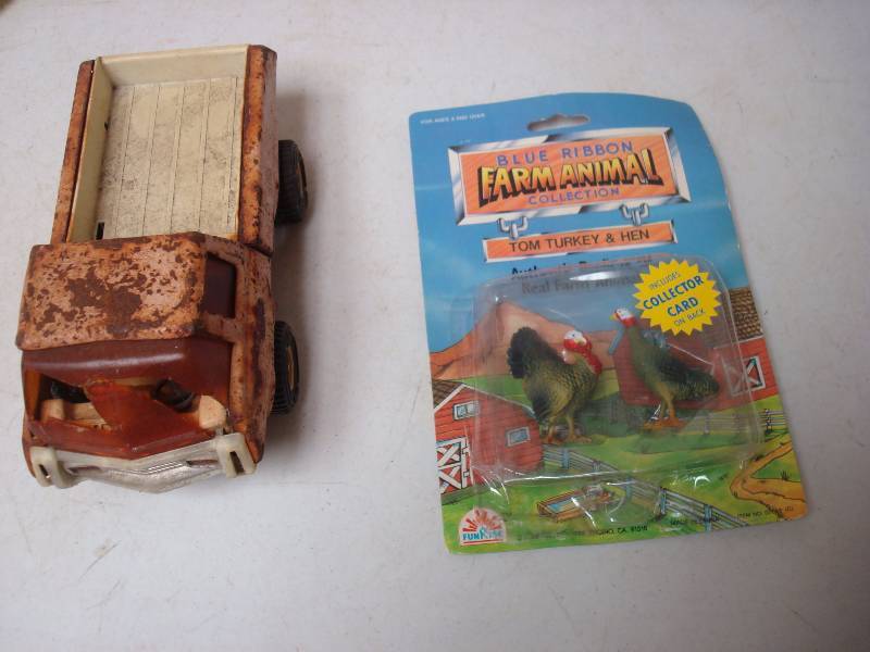 Vintage Tonka Truck, Lots Of Wear, Pair Of Farm Animals Figures