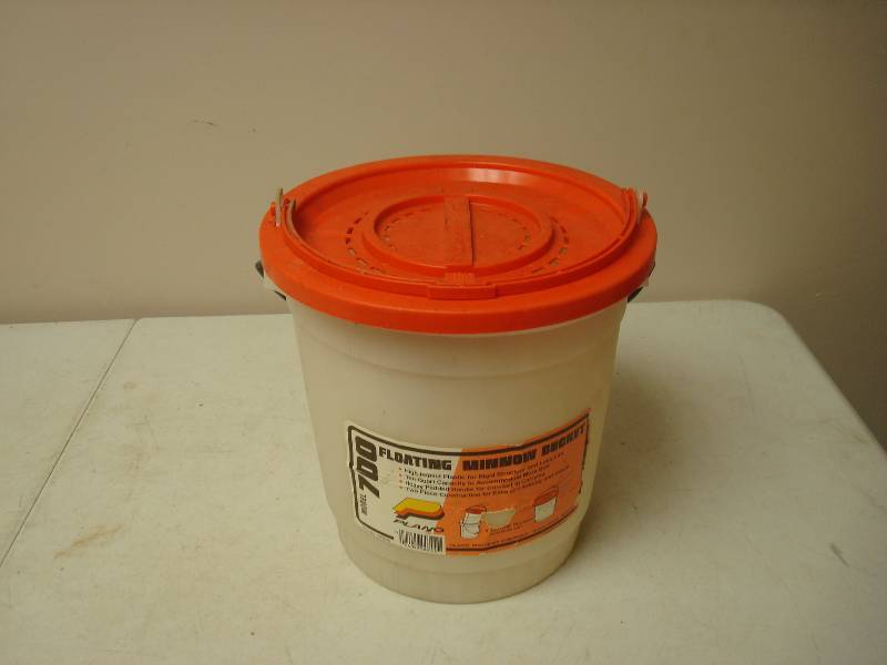 Vintage Plastic Minnow Bucket