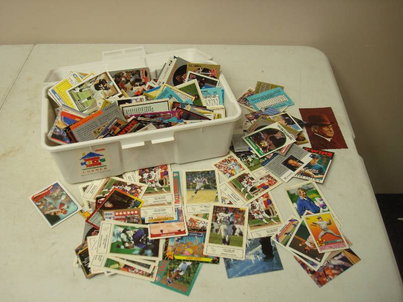 Lot Of Mixed Cards, Some Vikings Police Cards