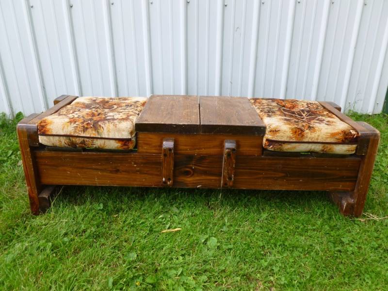 lot 11 image: Coffee Table