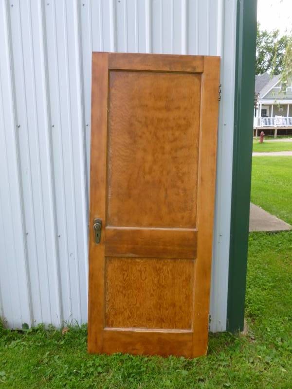 lot 12 image: Vintage Door