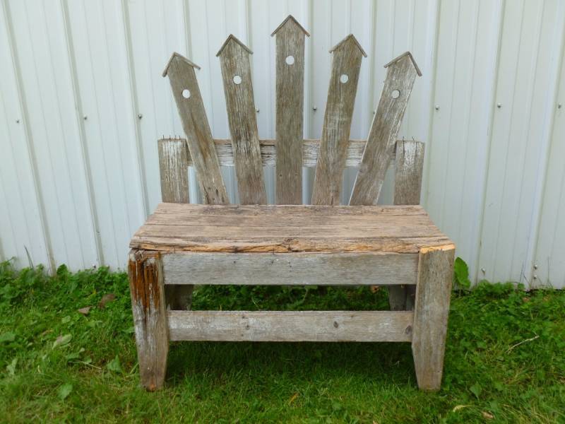 lot 15 image: Vintage Barnwood Bench