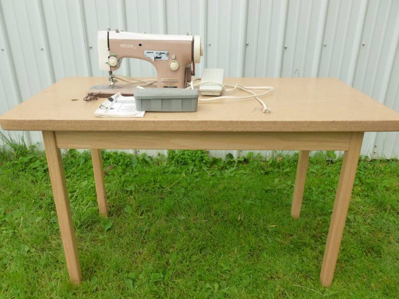 lot 20 image: Necchi Sewing Machine