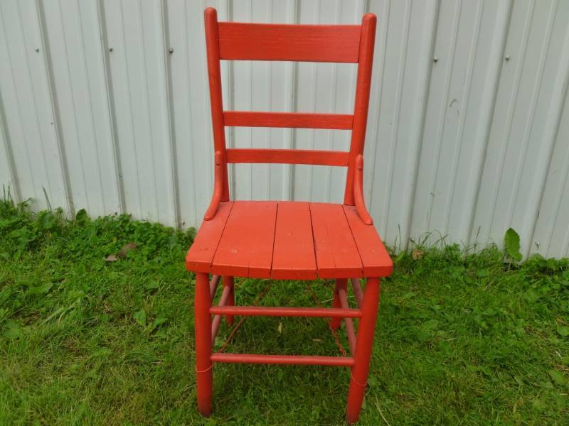 lot 24 image: Painted Chair