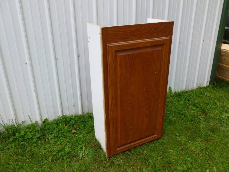 lot 25 image: Garage Cabinet