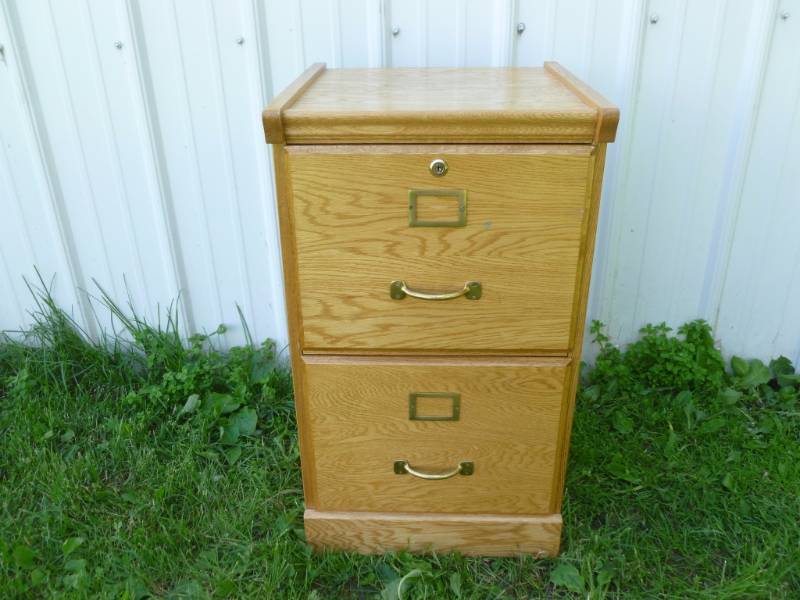 lot 37 image: Oak Filing Cabinet