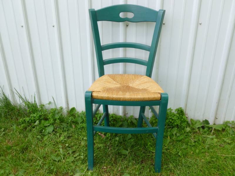 lot 39 image: Painted Chair