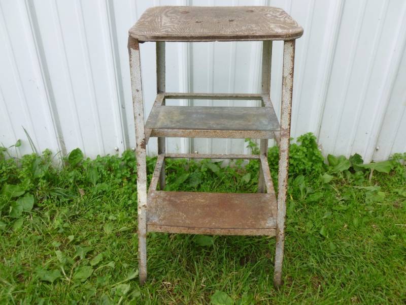 lot 40 image: Vintage Shop Stool
