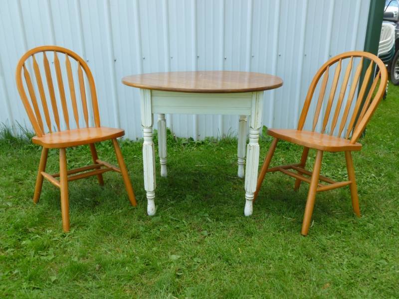 lot 50 image: Dining Room Set