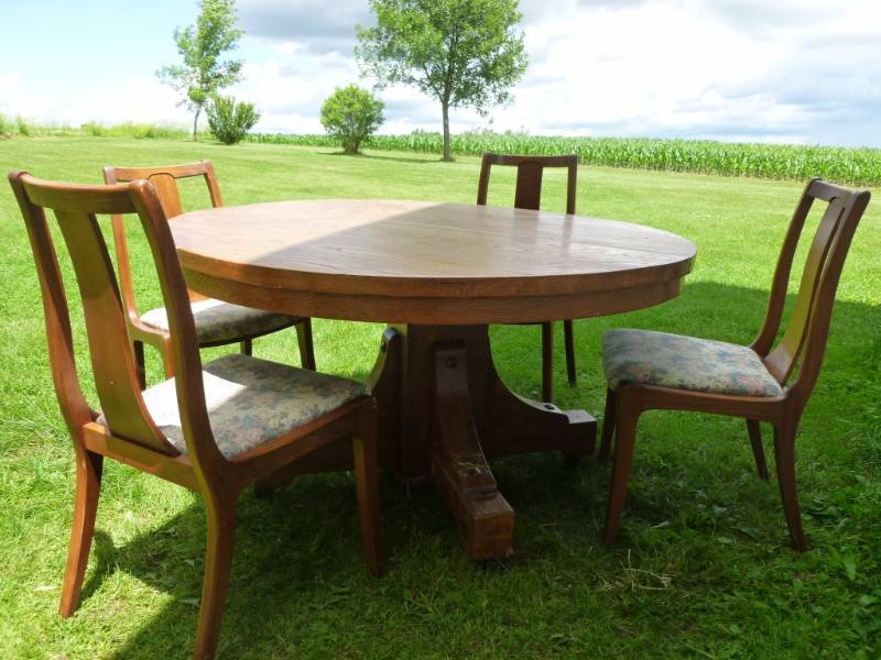 lot 56 image: Dining Room Set
