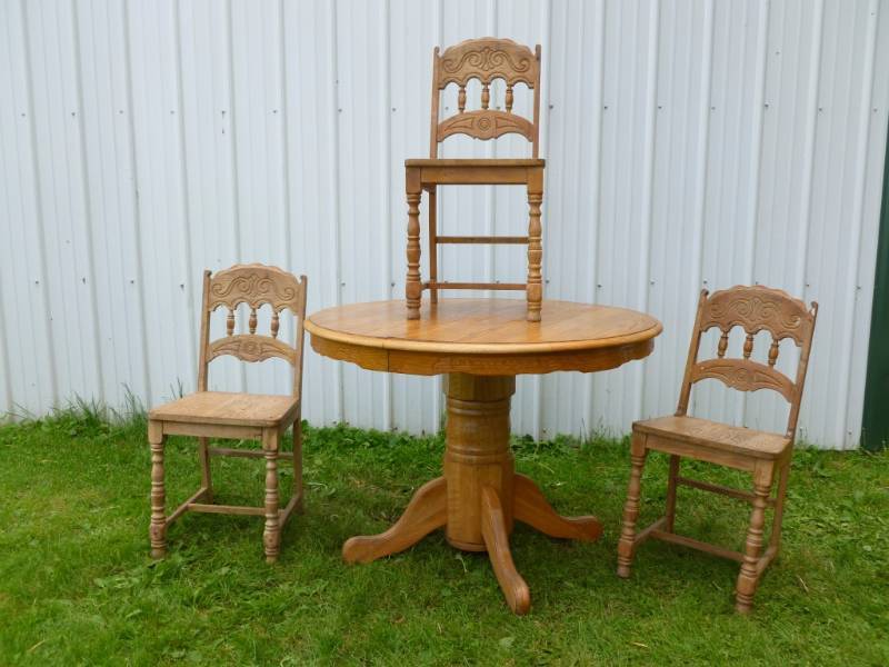 lot 57 image: Dining Room Set