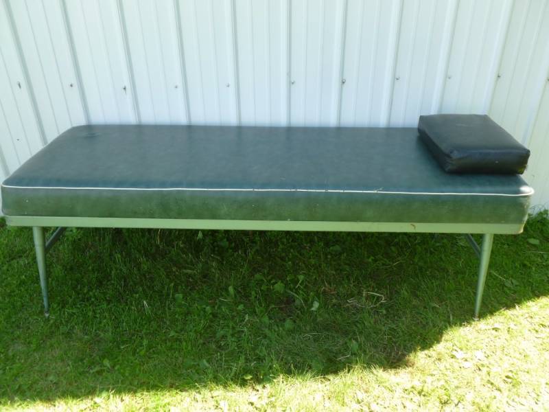 lot 70 image: Massage Table
