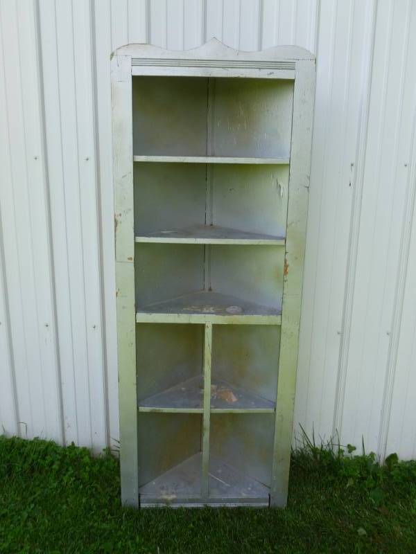 lot 72 image: Vintage Corner Cabinet