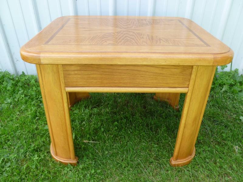 lot 74 image: Oak End Table