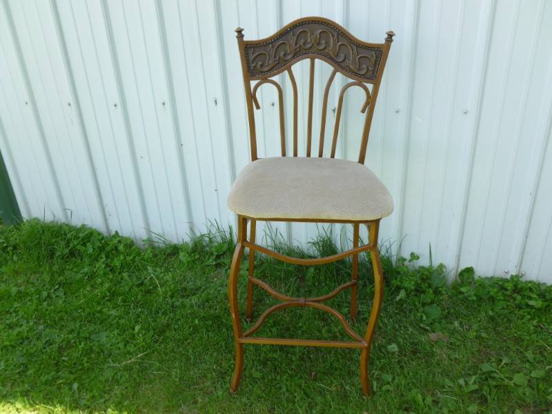 lot 77 image: Bar Stool