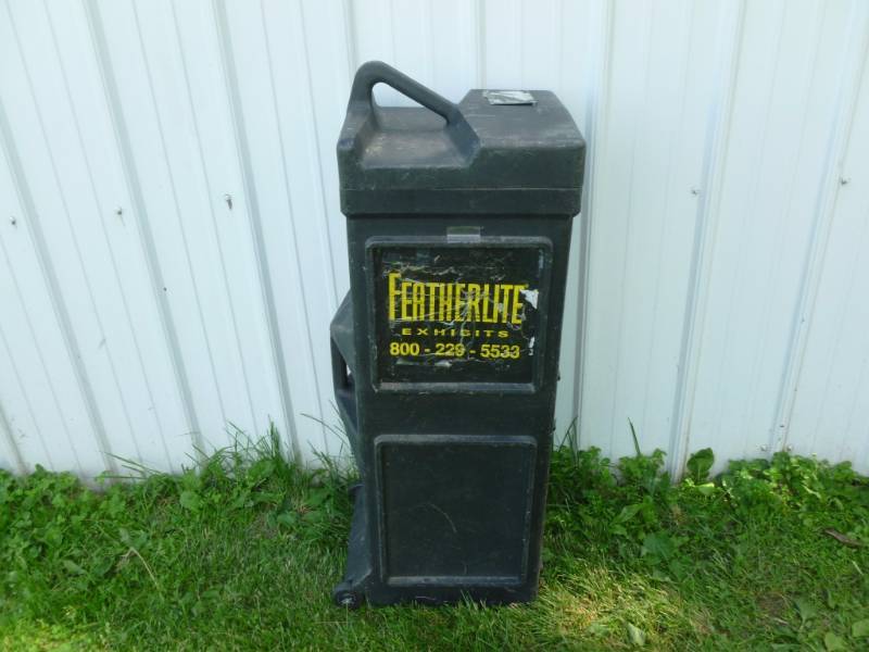 lot 99 image: Plastic Cart