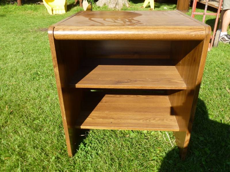 lot 104 image: Office Cabinet