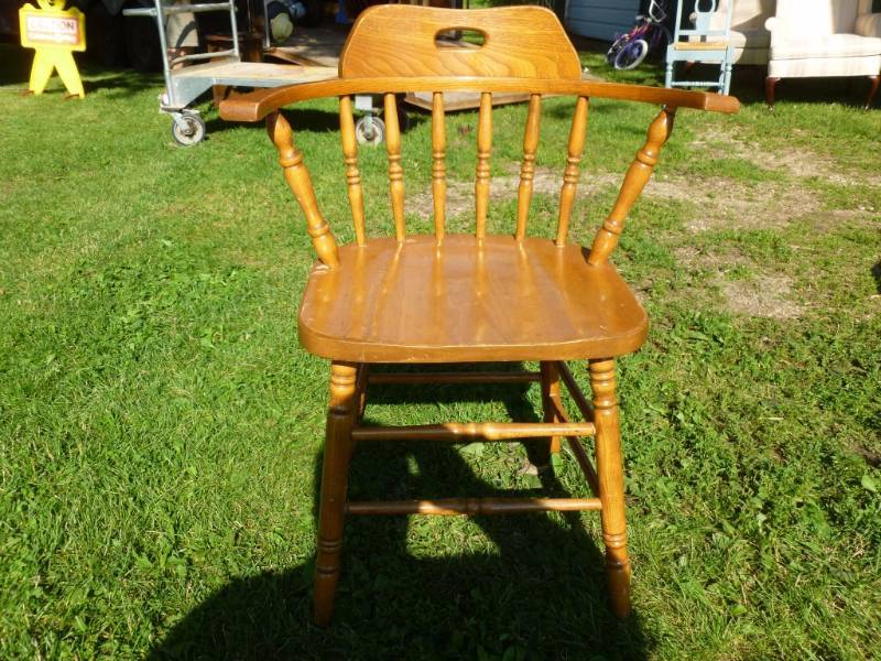 lot 106 image: Chair