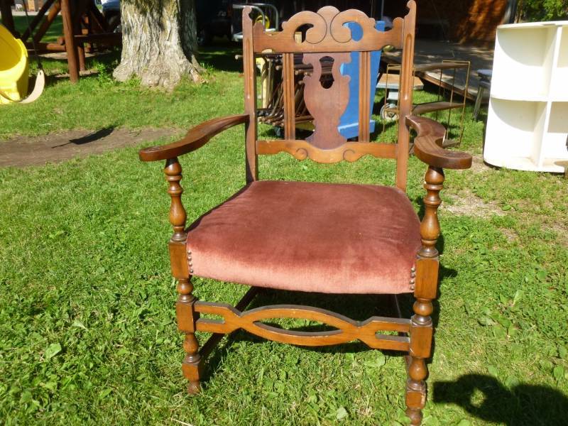lot 116 image: Vintage Chair