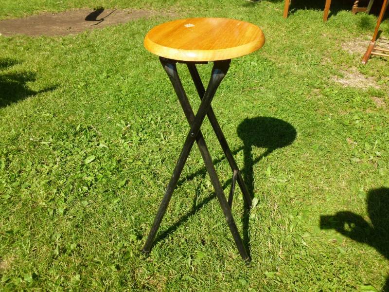 lot 122 image: Bar Stool