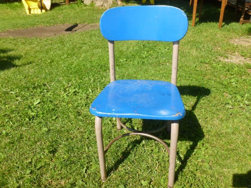 lot 124 image: Vintage Painted School House Chair