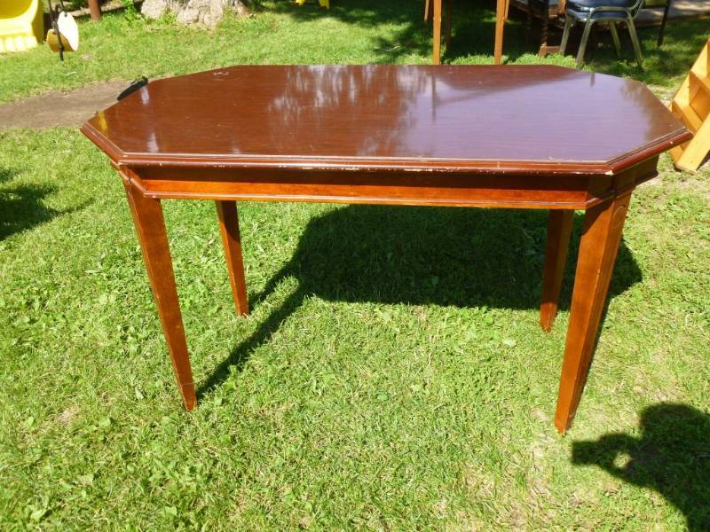 lot 129 image: Cherry Finish Table