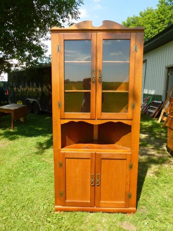 lot 144 image: Large Vintage Wooden Corner Hutch