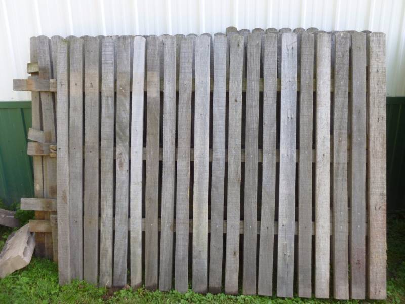 lot 152 image: Solid Wood Fence Sections