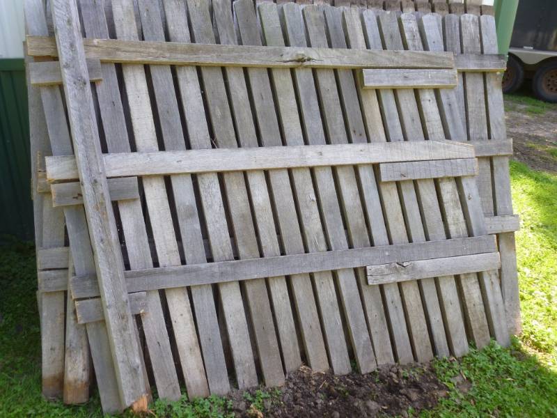 lot 153 image: Solid Wood Fence Sections