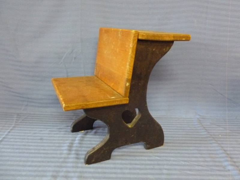 lot 13 image: Wooden Doll Desk