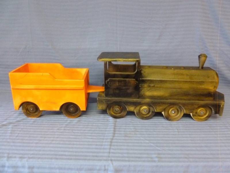 lot 14 image: Custom Made Wooden Train