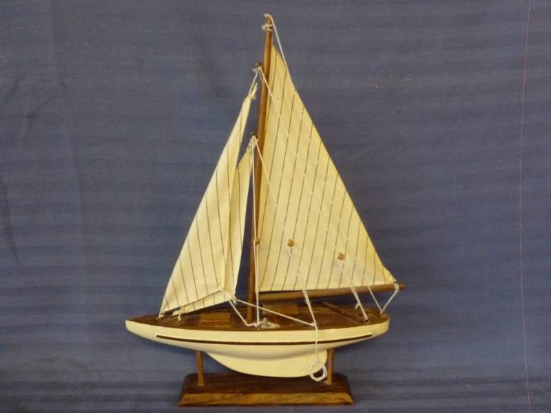 lot 21 image: Wooden Sailing Ship