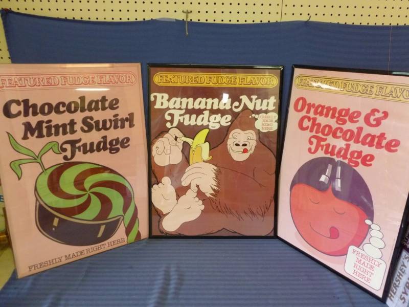 lot 40 image: Collectible Pictures