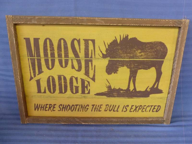 lot 47 image: Wooden Sign