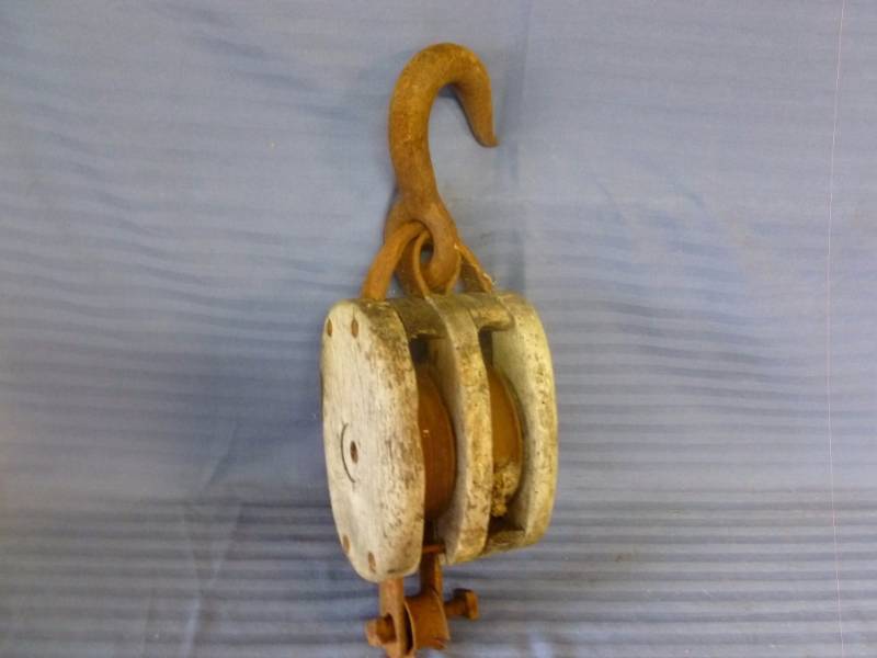 lot 75 image: Vintage Barn Pulley
