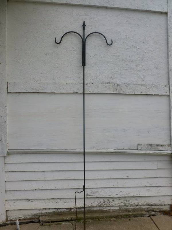 lot 77 image: Shepard Hook