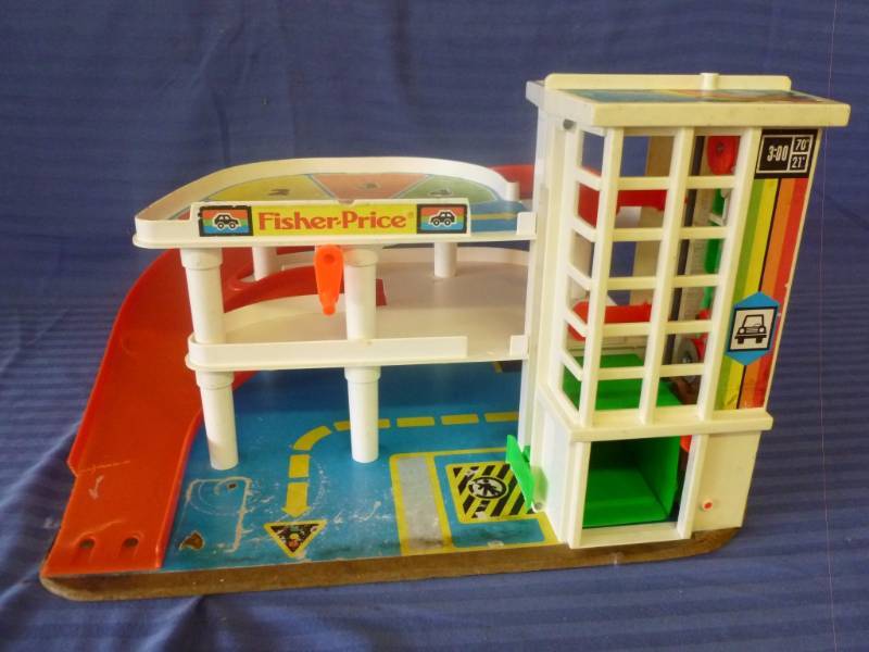 lot 102 image: Fisher Price Toy
