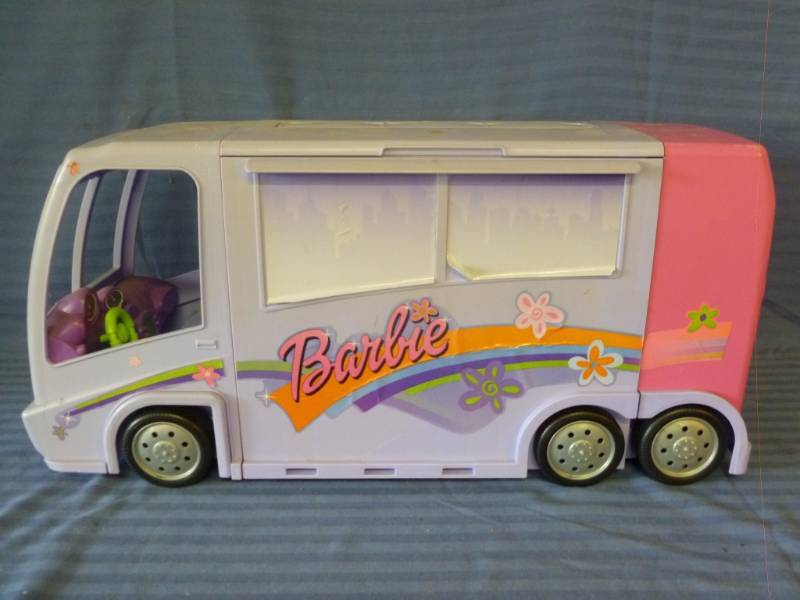 lot 103 image: Barbie Bus