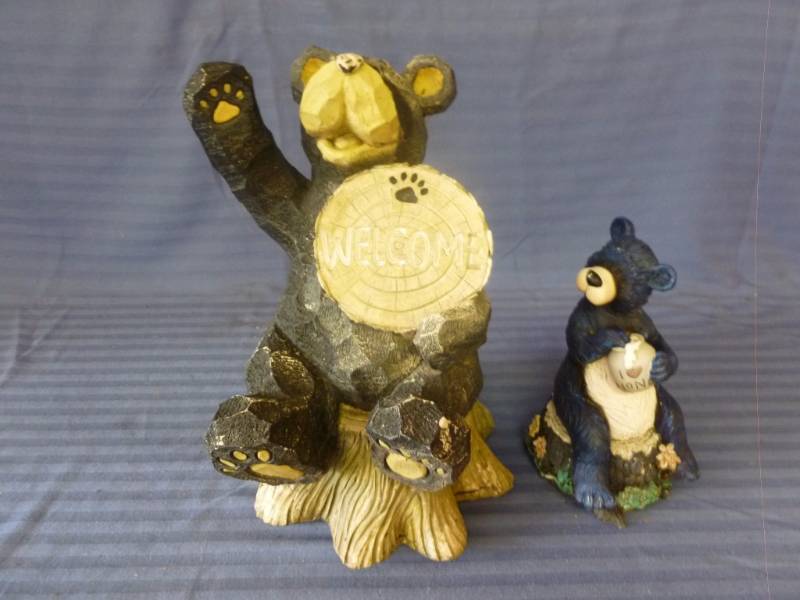 lot 108 image: Yard Decorations