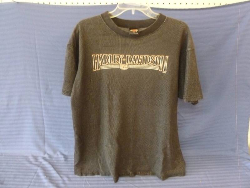 lot 111 image: Harley Davidson Shirt