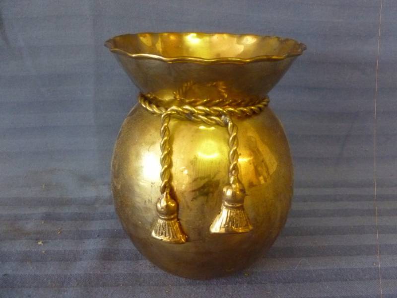 lot 118 image: Hammered Brass