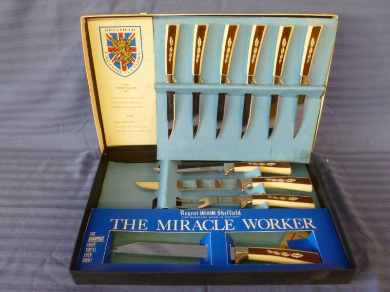 lot 134 image: Vintage Knife Set