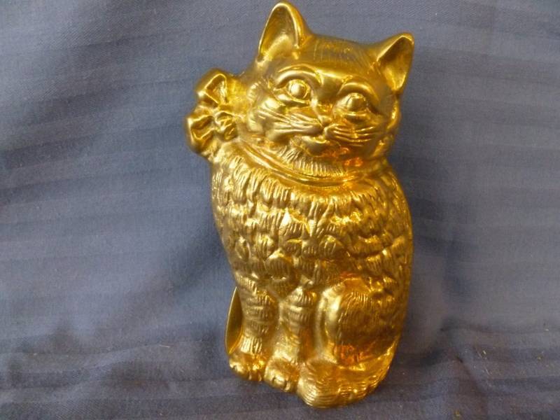 lot 135 image: Cast Brass Door Knocker